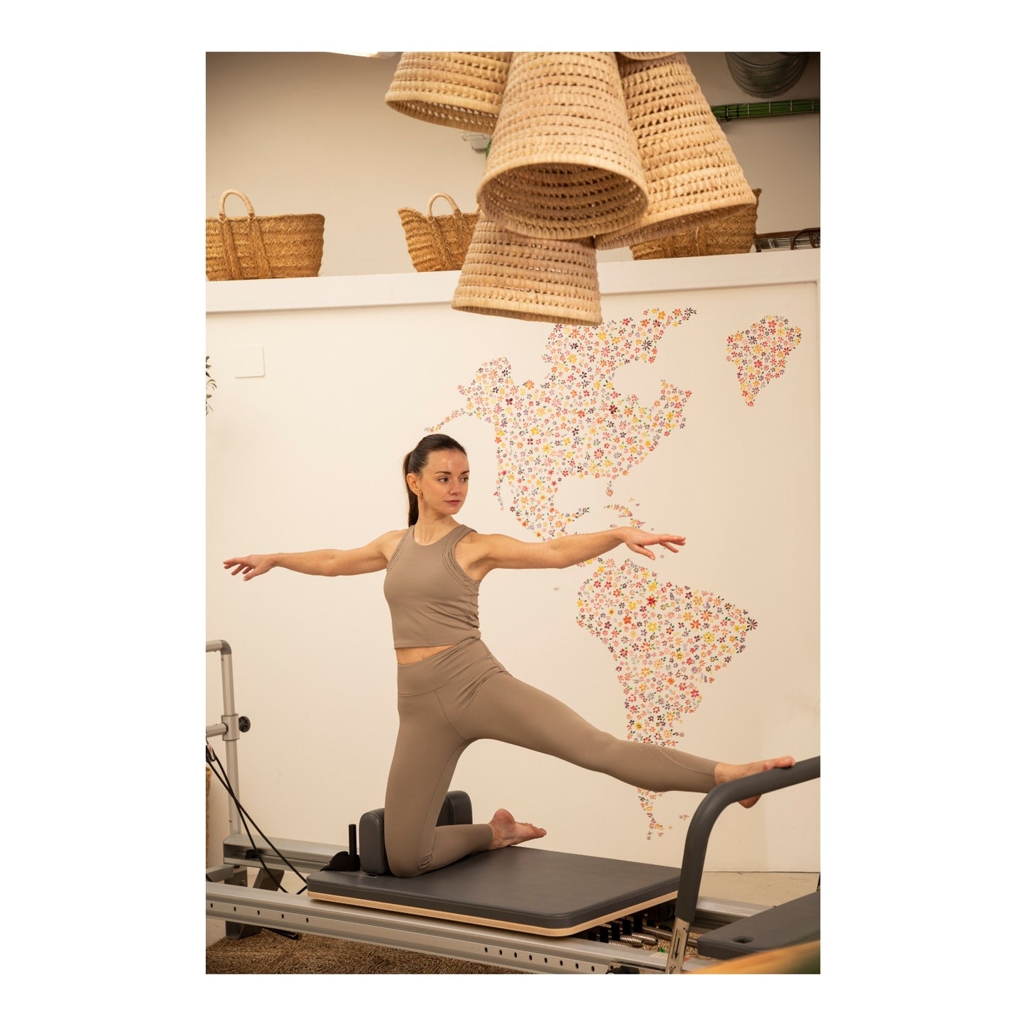 Elina Pilates Aluminum Reformer Mentor