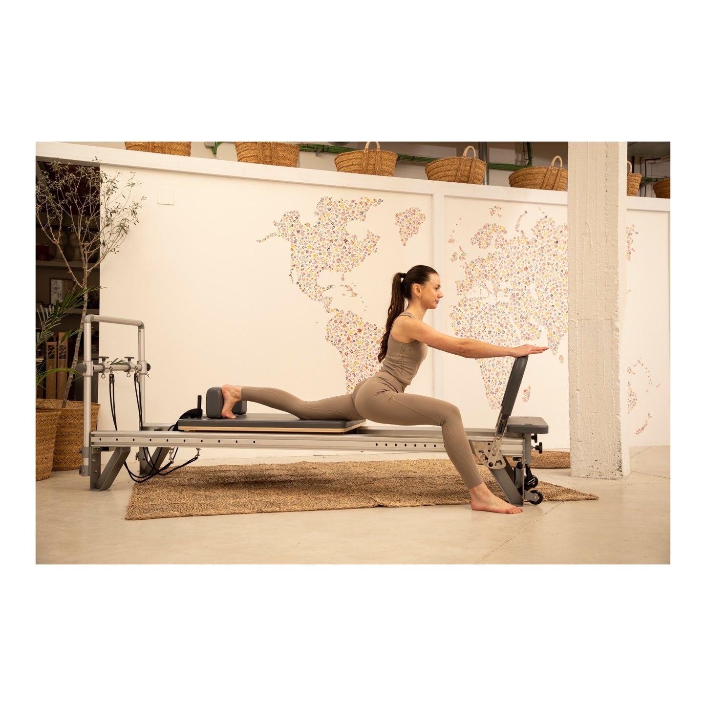 Elina Pilates Aluminum Reformer Mentor
